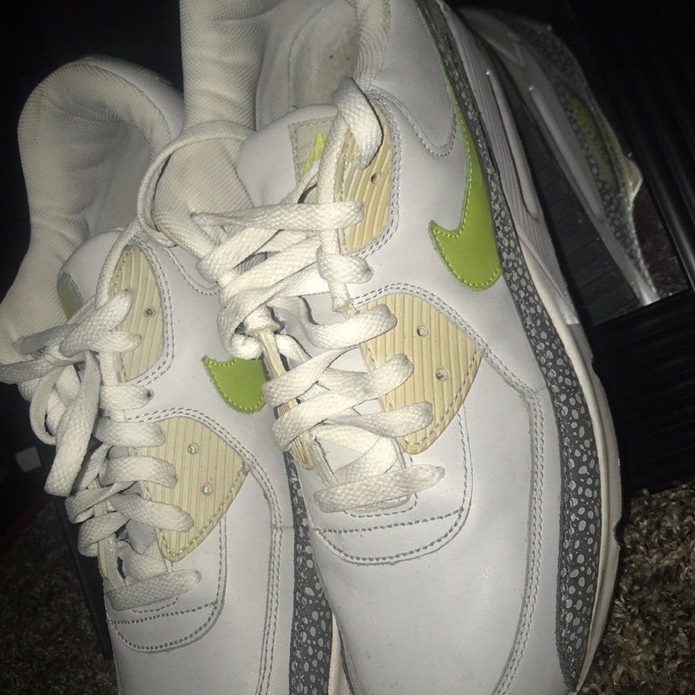 Air maxes